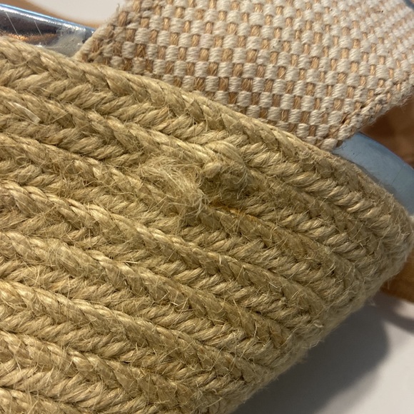 Catherine Malandrino | Miyoko Wedge Sandal | Size: 9 | Color: Silver Tan - Picture 16 of 17